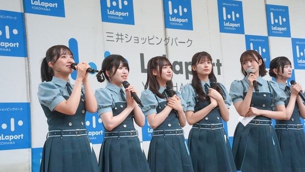 ファンに語りかける仲俣美希(「Rain Tree初夏のフリーライブ～君の居場所はここにある～」より)