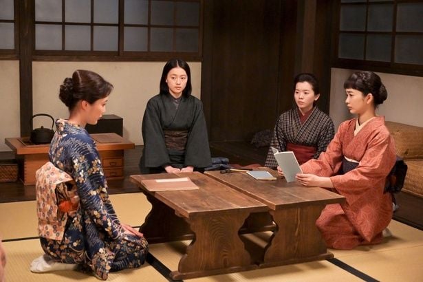 直美(上坂樹里)は看病婦たちの置かれている状況を冷静に推察する