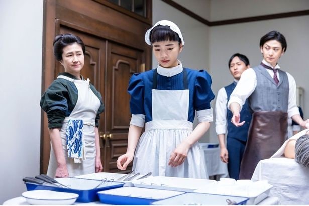 見上愛“りん”、猫背椿“フユ”に手術介助の指導を依頼するも「お金くれたらね」とあしらわれる　SNSでは同情の声＜風、薫る＞