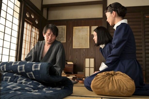 りん(見上愛)＆直美(上坂樹里)は夫・康介(じろう)の訪問看護を行う
