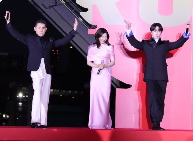 本木雅弘、カンヌで「想定外の爪跡を残した」宮舘涼太と華麗にターン　吉高由里子は大爆笑「一緒に回る勇気はなかった」＜黒牢城＞