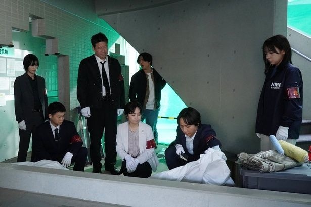 誠(佐藤二朗)＆明日香(橋本愛)のバディは最後の事件現場へと向かう
