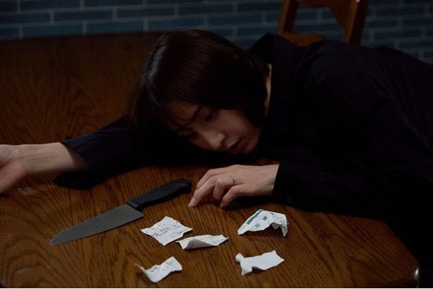 篠田麻里子“佳乃”は落合モトキ“将生”に離婚を切り出され警察沙汰を起こす…そして、幸せそうな水崎綾女“奈津子”と矢吹奈子“麗奈”に悪意を向ける＜サレタ側の復讐＞
