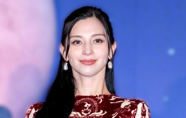 中条あやみ、ポケットから顔を出す染谷将太とおそろいポーズに「最強にかわいい」「染谷くんじわる」の声＜田鎖ブラザーズ＞