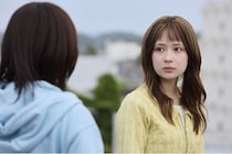 ＜エラー 最終回＞畑芽育“ユメ”、志田未来“未央”を榊原郁恵“美郷”が転落したビルの屋上へ連れ出し、最後の対話を始める