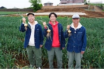 相葉雅紀、新玉ねぎを丸かじり「全く辛みがなくて美味しい」　10連勝中の釜飯を前に苦悩も＜相葉マナブ＞