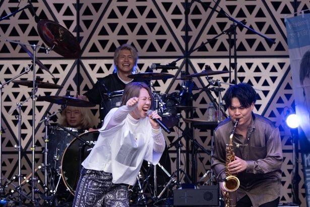 (左から)mike、大坪俊樹、(後ろ)鈴木りゅうじ