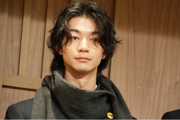 吉澤要人、制服姿に「まだいける」と自信 30歳で高校生役の高橋侃は「違和感」<スピナーベイト>