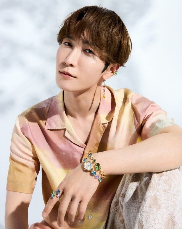 渡辺翔太、夏を感じるSwarovski 新ビジュアル