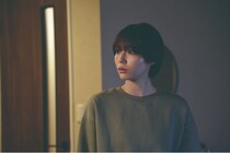 秋田汐梨“はる”、池田匡“理央”と水石亜飛“岩倉”が抱き合おう姿を目撃しその場から飛び出す＜share＞