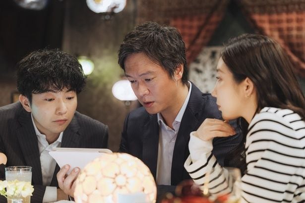なぜかスナック「べてらん子」にまでやって来た西川(丸山隆平)の目的とは…?
