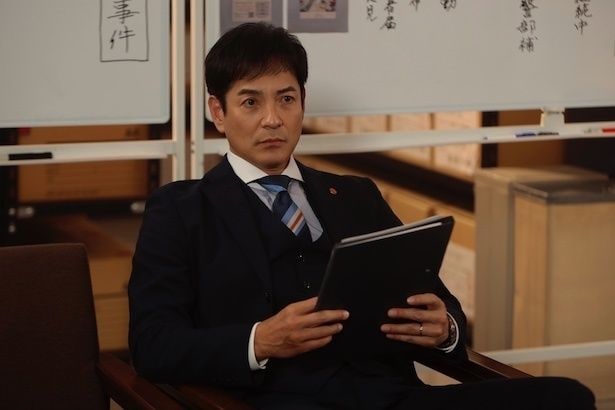 「特命捜査対策室」のイヤミな室長・古賀(沢村一樹)
