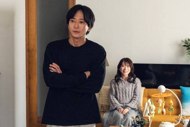 哲也(浅香航大)、沙也香(秋元真夏)を自宅に上げとんでもない提案をする