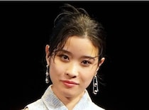 円井わん、競技用車いすに座り笑顔を見せるオフショットに「キャサリン頑張って」の声＜ＧＩＦＴ＞