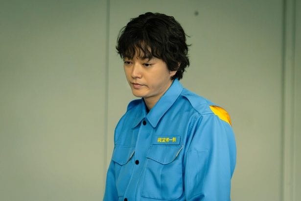 稔(染谷将太)は、秦野の関与が我妻にだけ違っていたことに注目する