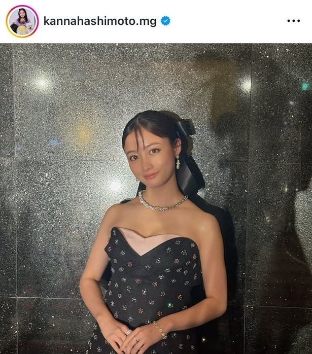 【写真】橋本環奈、美肩×美デコルテが輝くドレス姿