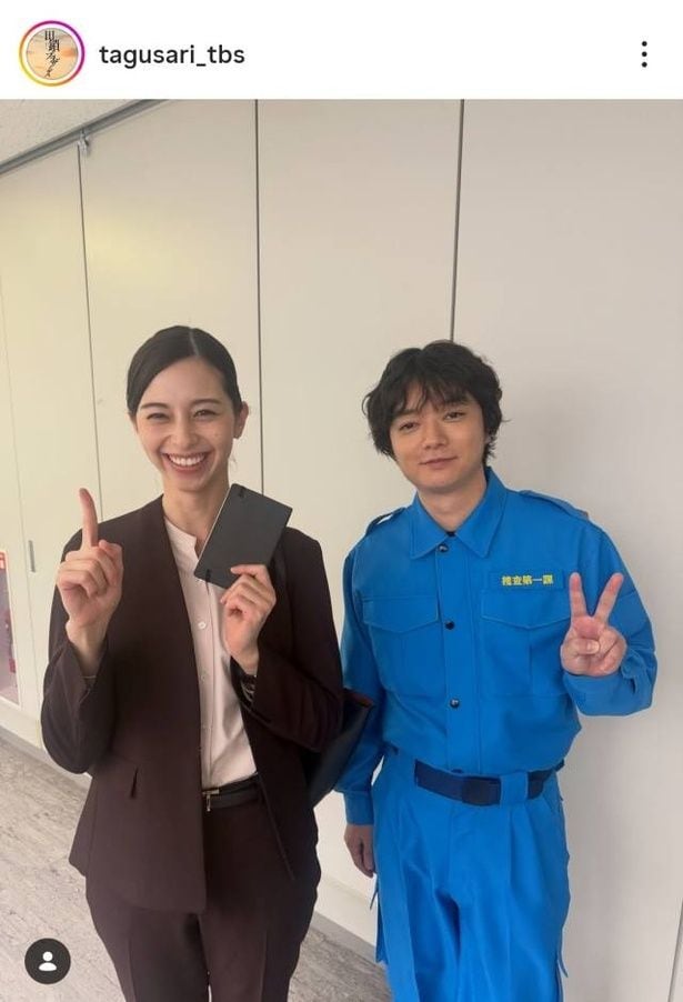 【写真】染谷将太&中条あやみ、笑顔が素敵な仲良しオフショット