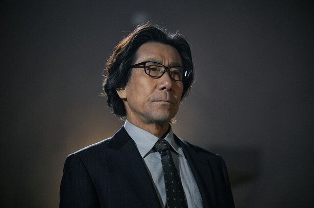 小池(岸谷五朗)が何を知っているのか、なぜ兄弟を事件の真相から遠ざけようとするのか気になるところ
