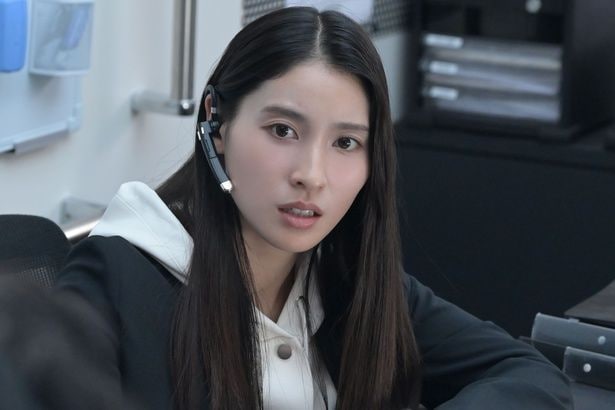 桃子(土屋太鳳)、正義感あふれる凛とした表情