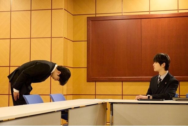 ミンソク(志尊淳)の辞意を聞いたヒスン(キム・ドワン)は…