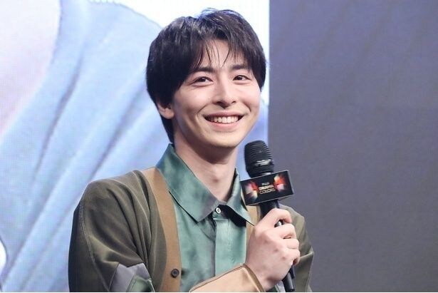 高杉真宙、エプロン姿でくつろぐオフショットに「リラックスモードかわいい」「養分補給」の声＜今夜、秘密のキッチンで＞