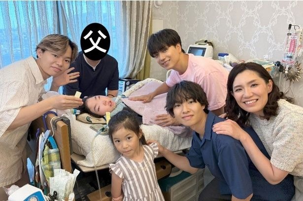 山崎育三郎と「兄ーズ」家族で集合写真