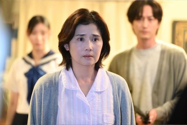 ＜鬼女の棲む家 最終回＞竹財輝之助“透”が石田ひかり“明香里”をかばい危機な状態に　「恐い」「死なないで！」と視聴者騒然