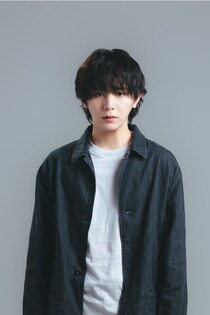 山田涼介、酷暑の撮影で自ら“長袖”を志願　「人生は自分が主役」と語る死生観も＜一次元の挿し木＞