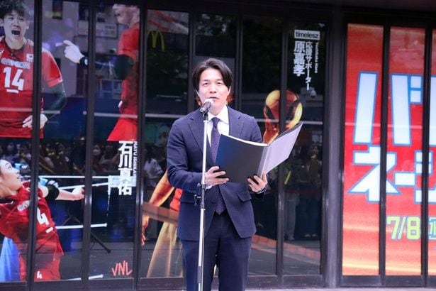 会見の司会を務めたTBS・南波雅俊アナは、会見前に1試合の実況を担当して参加