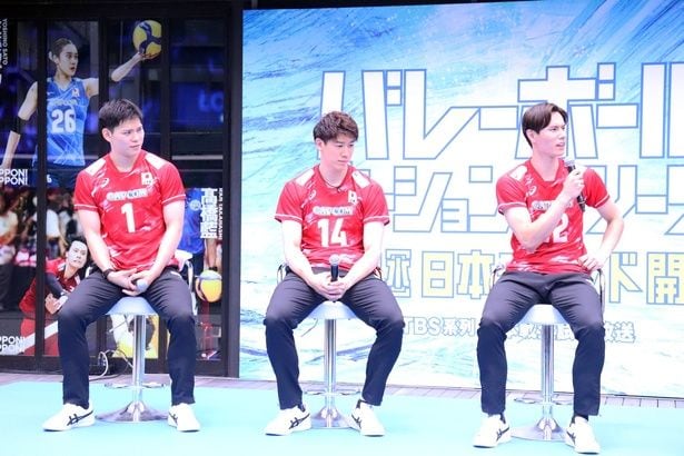 (左から)西田有志選手、石川祐希選手、高橋藍選手