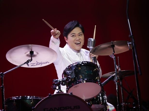 三山ひろし、ドラム合戦や和太鼓に挑戦　全29曲を熱唱した中野サンプラザでのスペシャルコンサートを無料放送