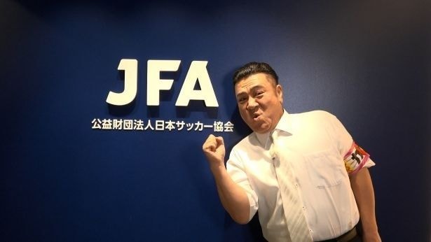 ザキヤマが、FIFAワールドカップ2026に向けて奮闘する日本サッカー協会職員に密着