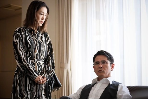 彩美(筒井真理子)、傲慢な態度を取り続ける葵の父・達夫(西村和彦)をダメ出し