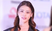 「見るたびに綺麗になって」…井手上漠、シーツの上で見せた素顔で“リラックス”姿の自撮りに称賛の声