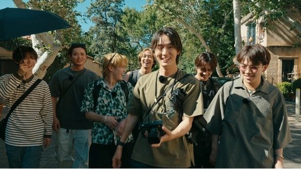 Travis Japanの7人がついに集結…ハグで喜び笑顔で乾杯も、涙ながらに思いの内を語り7人の絆を確かめあう<トラジャサマバケ>