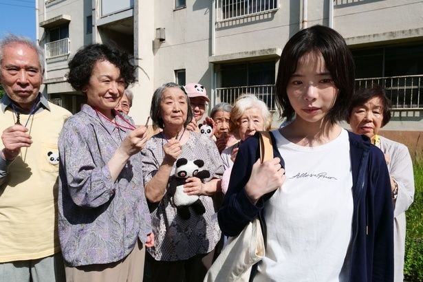 朱里が「世にも奇妙な物語」の「実家じまい」で主演を務めることが決定