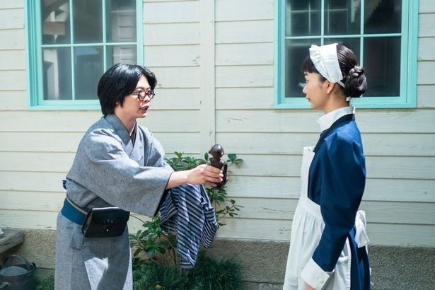 瑞穂屋の喜介(小倉史也)はりん(見上愛)にセツ(村上穂乃佳)へのお見舞いの品を託す