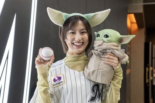 恒松祐里、『STAR WARS NIGHT』始球式に登板「近くにマンダロリアンもいて、見守られている感じが…」