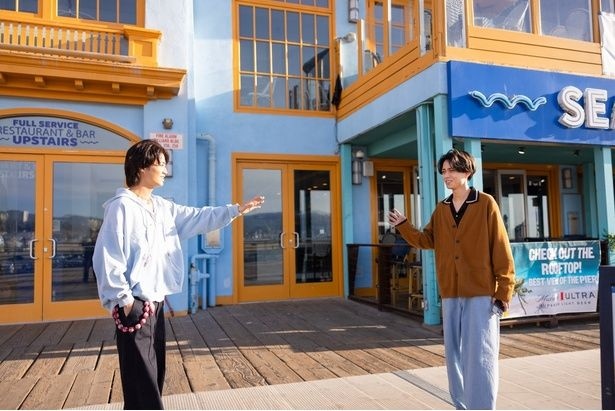 永瀬廉＆高橋海人からのスペシャルメッセージ＆番組オープニング映像が公開＜King ＆ Princeがまちあわせ in LA＞