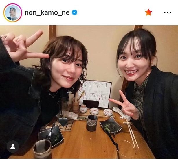 【写真】「ずっと笑ってた」ピースが止まらない…のんと菅井友香の仲良しショット