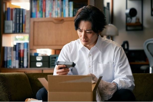 もっちゃんが真(岡田将生)に送ってきたのは、ふみに渡したはずの銃と手紙
