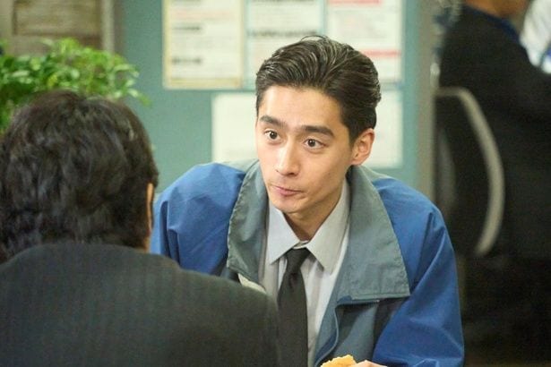 濱尾ノリタカは暴力団対策係の大野裕也を個性豊かに演じる