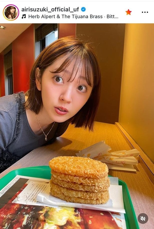 【写真】ハッシュドポテト5段重ねがAI越え…鈴木愛理、「実際のわたしです」