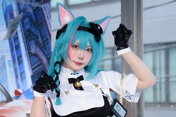 “ミント”コスプレ…たっぷりめろこ「胸元の造形がお気に入り。この夏は海ロケを計画中」＜「NTE」コラボカフェ＞
