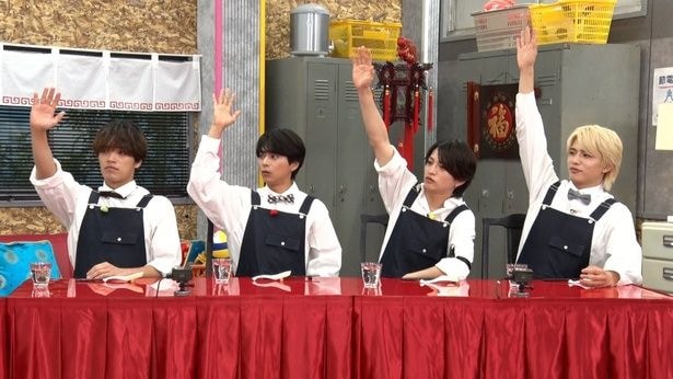 (左から)原嘉孝、佐藤勝利、猪俣周杜、篠塚大輝