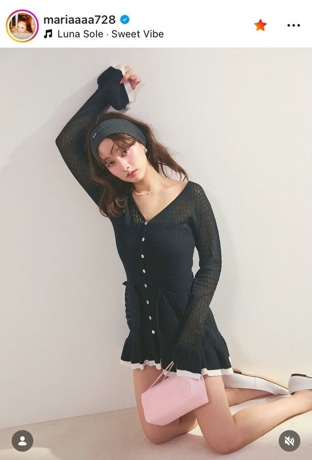 【写真】視線集まるデコルテ×美脚…谷まりあ、肩からざっくりV字開きコーデ