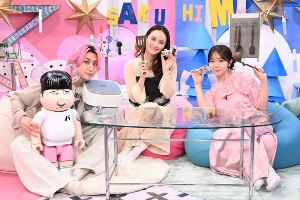 Snow Man・佐久間大介、“スリコ”商品に前のめり「めっちゃ欲しい」峯岸みなみ&岡田結実も驚き<サクサクヒムヒム>