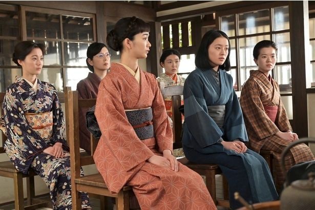 見上愛“りん”&上坂樹里“直美”たちの卒業が近付く…小林虎之介“虎太郎”とりんの再会も<来週の風、薫る>