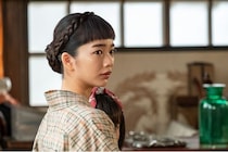＜明日の風、薫る＞早坂美海“安”と上杉柊平“宗一”の結婚に向け両家顔合わせの日を迎えるが、“安”は思い悩んでいる様子