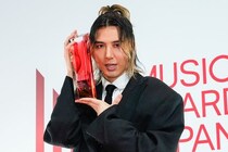 藤井風、2年連続で最優秀アルバム賞受賞「調子に乗らず、これからも地道にコツコツ」＜MUSIC AWARDS JAPAN 2026＞